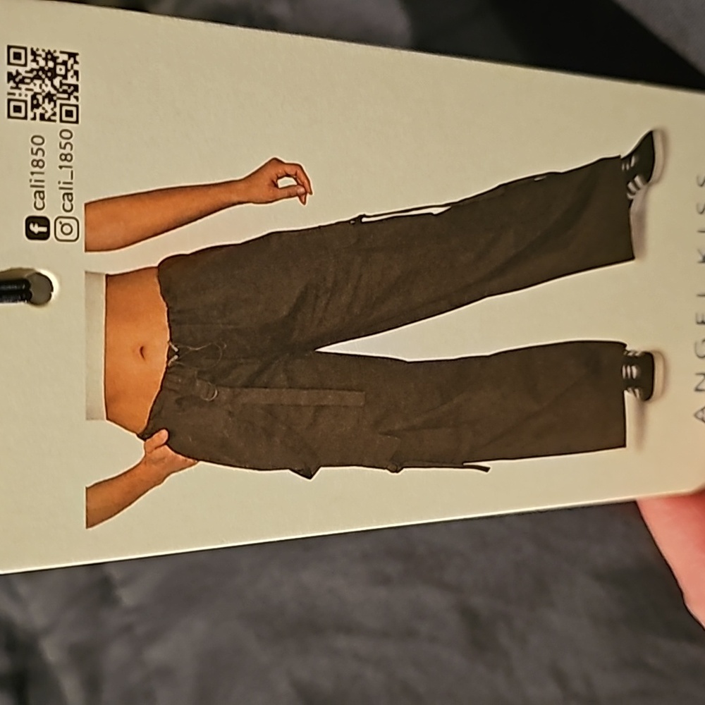 Gray Wide Leg Cargo Pants - Picture 2 of 4